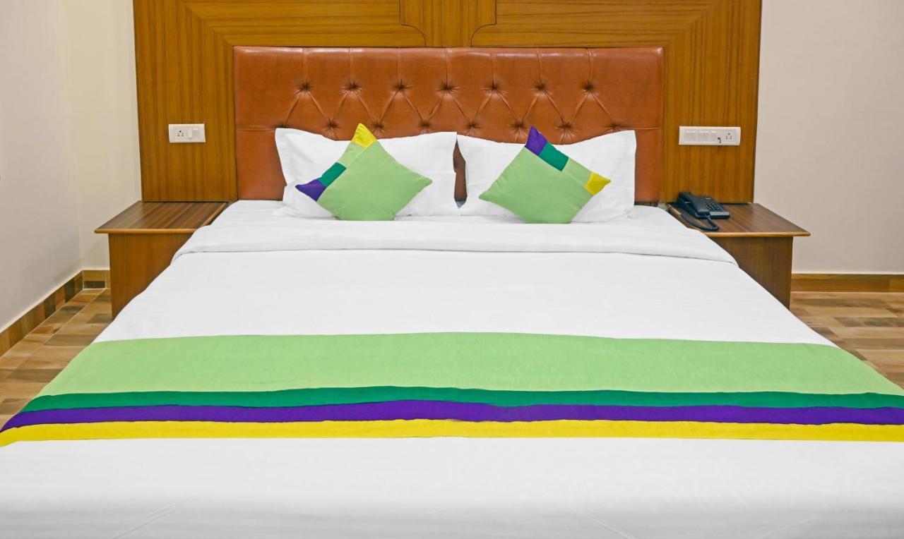 Treebo Dev With Valley View, Mall Road Manali  Bagian luar foto