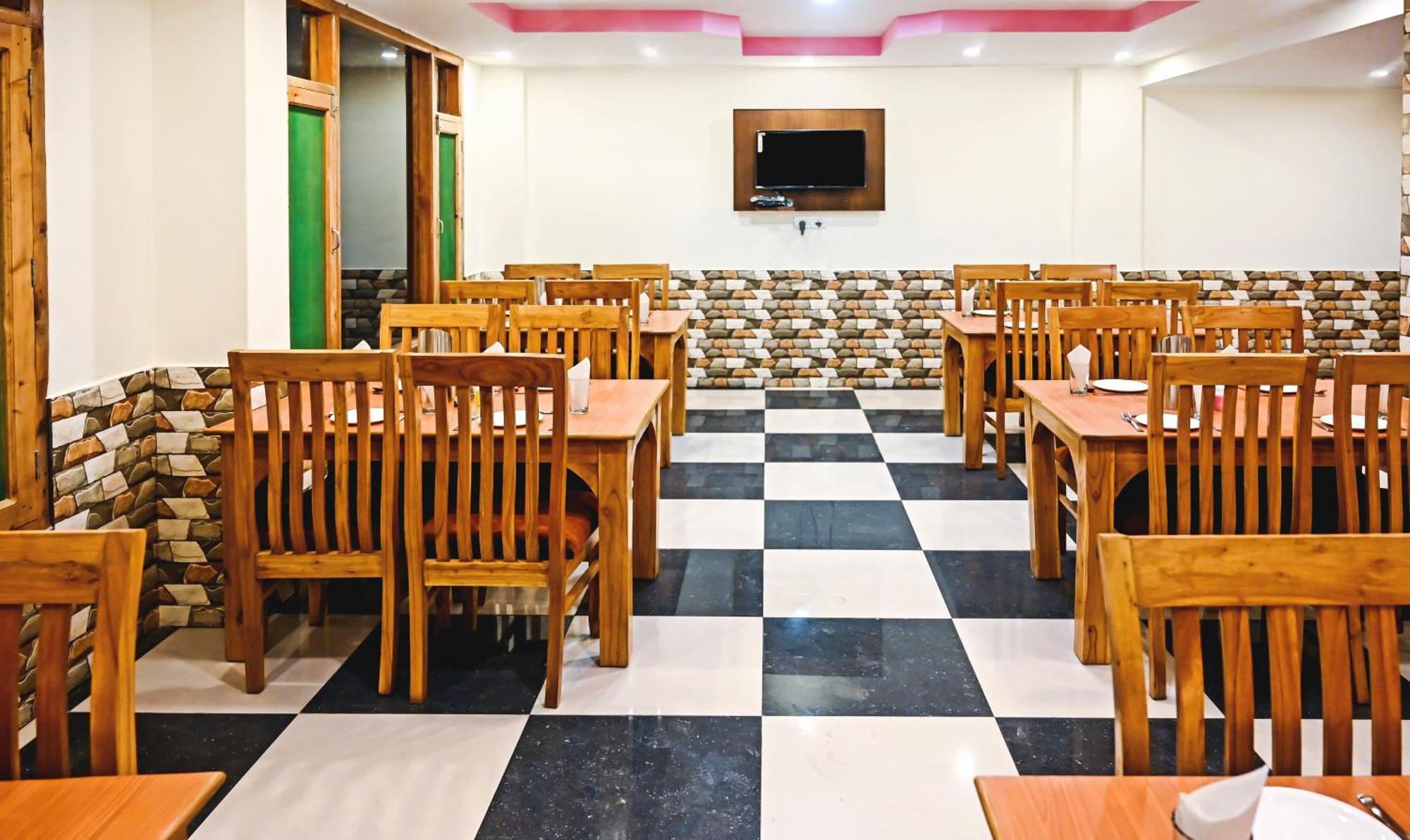 Treebo Dev With Valley View, Mall Road Manali  Bagian luar foto